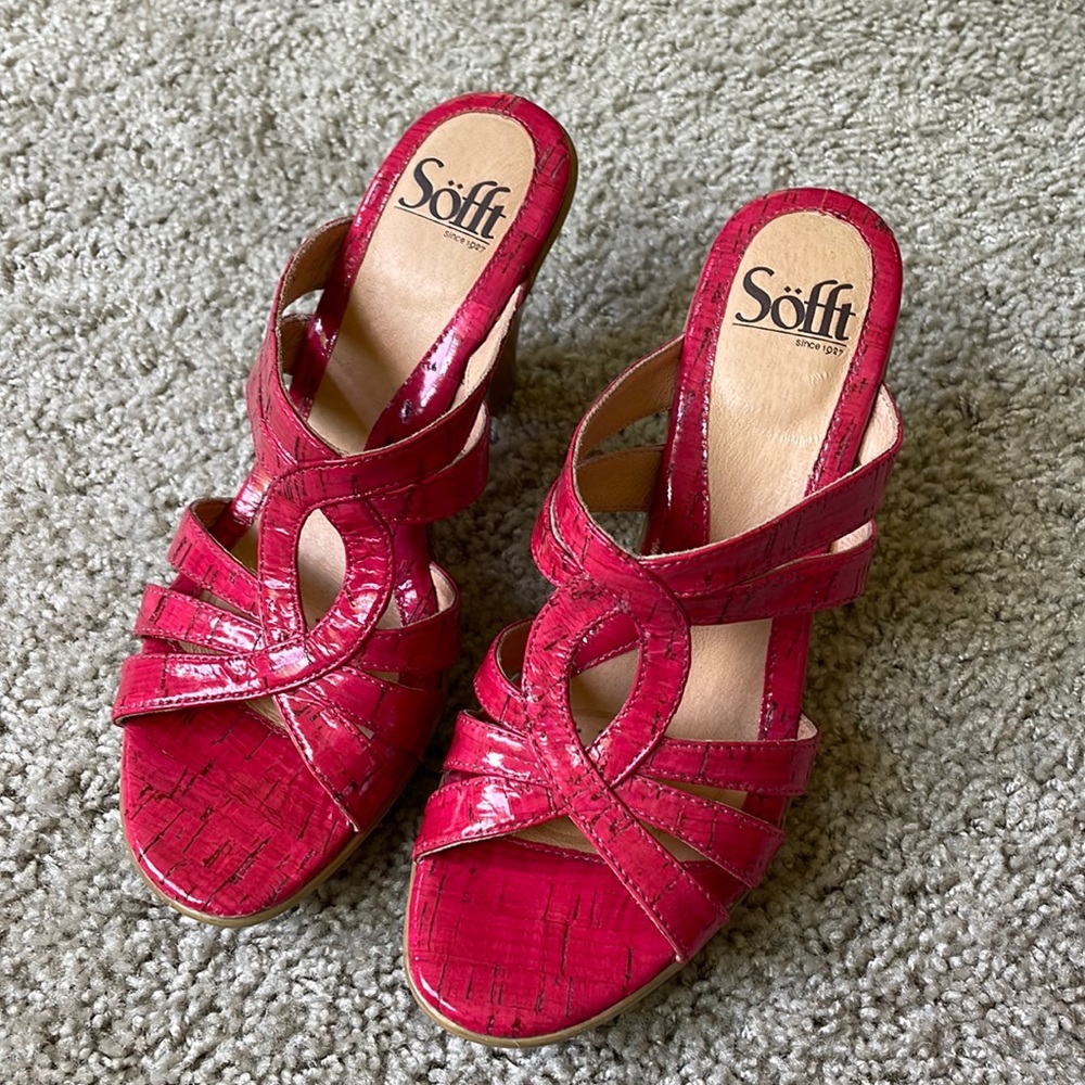 Söfft Strappy Leather and Cork heels in HOT PINK - Women's Size 6.5M